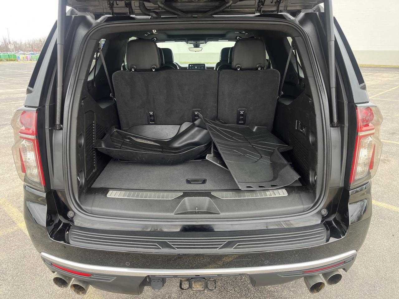 2022 Chevrolet Suburban High Country 4WD HC-Deluxe EnhTralerViewPkgs w/Sunroof 22s AdptvCrz PwrRetractStps BlackBowties Saukville WI