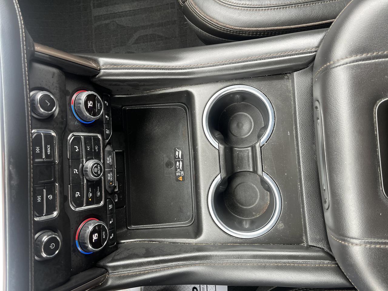 2022 Chevrolet Suburban High Country 4WD HC-Deluxe EnhTralerViewPkgs w/Sunroof 22s AdptvCrz PwrRetractStps BlackBowties Saukville WI