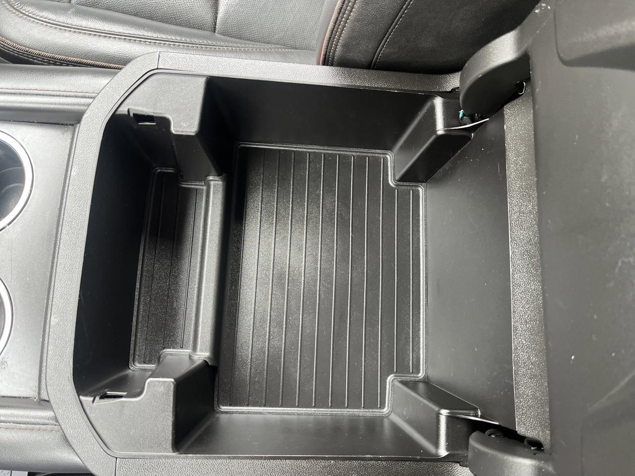 2022 Chevrolet Suburban High Country 4WD HC-Deluxe EnhTralerViewPkgs w/Sunroof 22s AdptvCrz PwrRetractStps BlackBowties Saukville WI