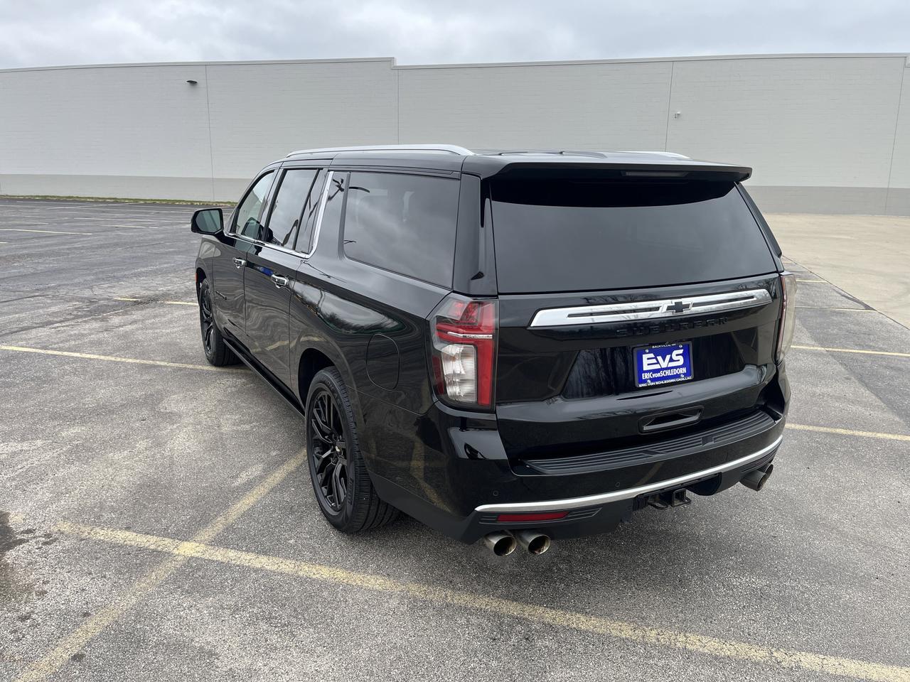 2022 Chevrolet Suburban High Country 4WD HC-Deluxe EnhTralerViewPkgs w/Sunroof 22s AdptvCrz PwrRetractStps BlackBowties Saukville WI
