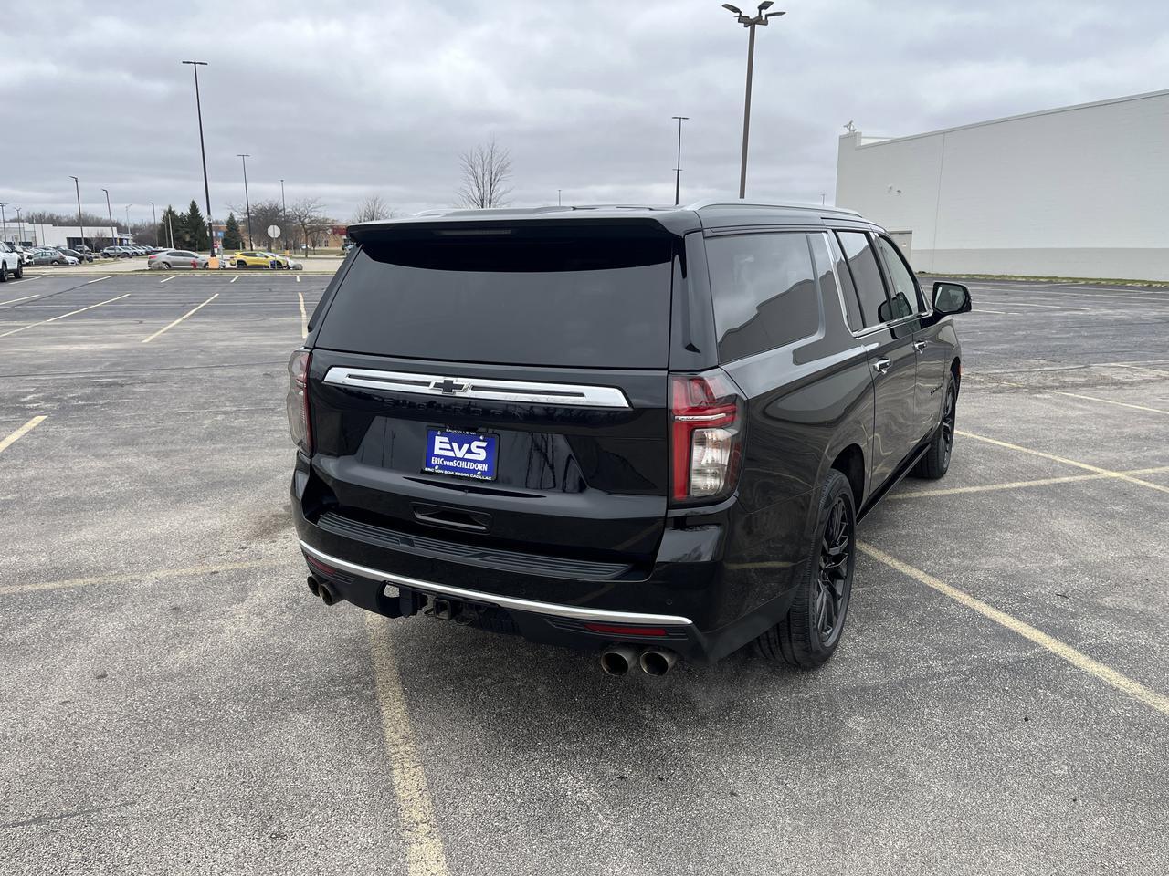 2022 Chevrolet Suburban High Country 4WD HC-Deluxe EnhTralerViewPkgs w/Sunroof 22s AdptvCrz PwrRetractStps BlackBowties Saukville WI