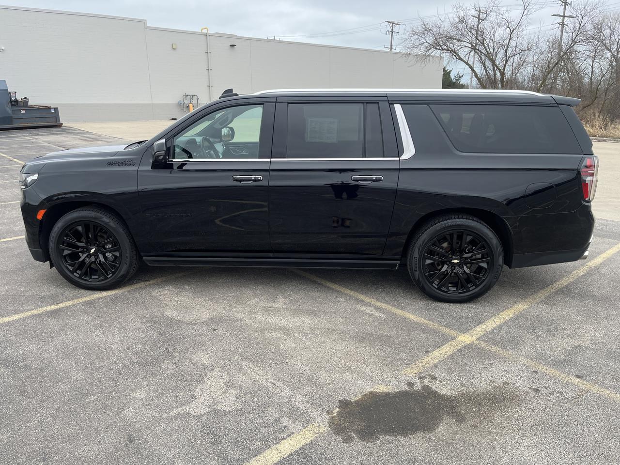 2022 Chevrolet Suburban High Country 4WD HC-Deluxe EnhTralerViewPkgs w/Sunroof 22s AdptvCrz PwrRetractStps BlackBowties