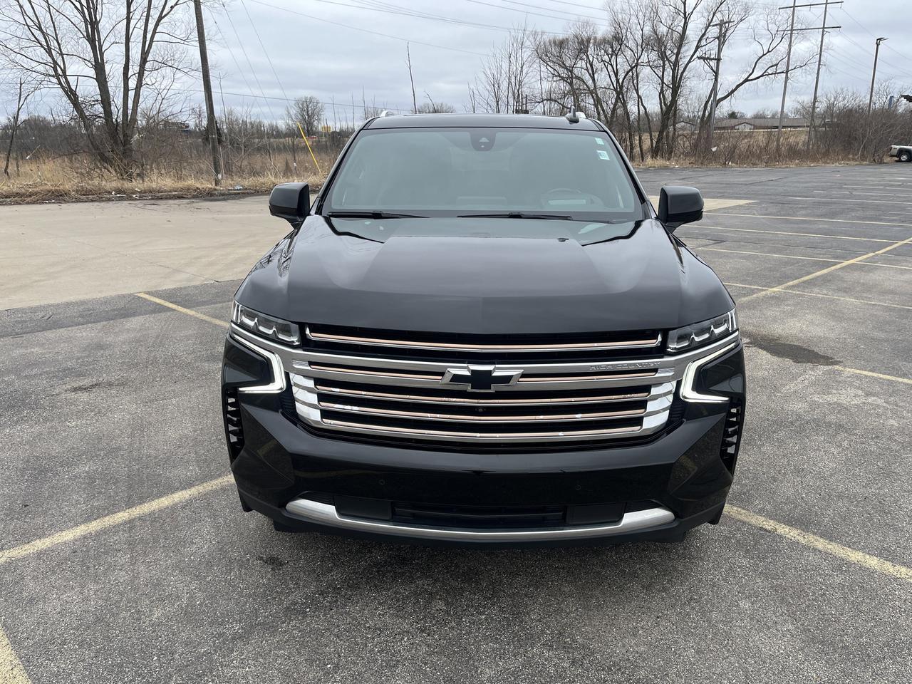 2022 Chevrolet Suburban High Country 4WD HC-Deluxe EnhTralerViewPkgs w/Sunroof 22s AdptvCrz PwrRetractStps BlackBowties