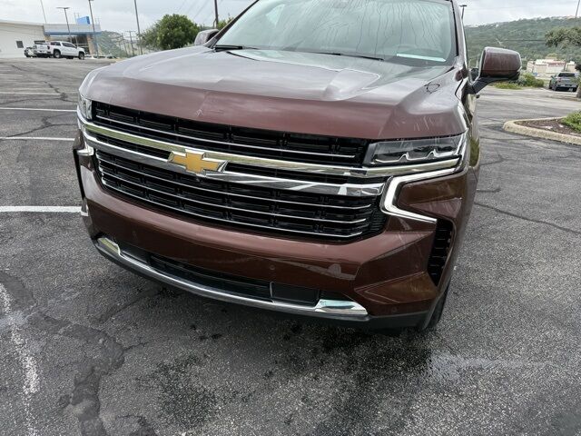 2022 Chevrolet Suburban LT  TX