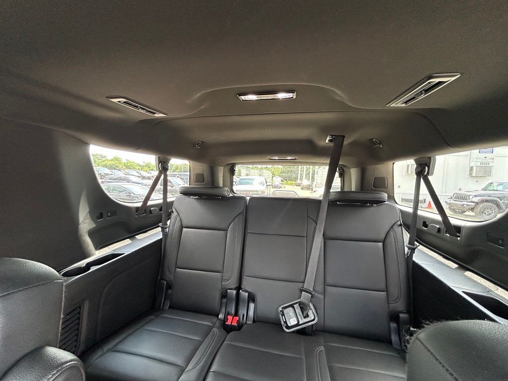 2022 Chevrolet Suburban LT Crestwood KY