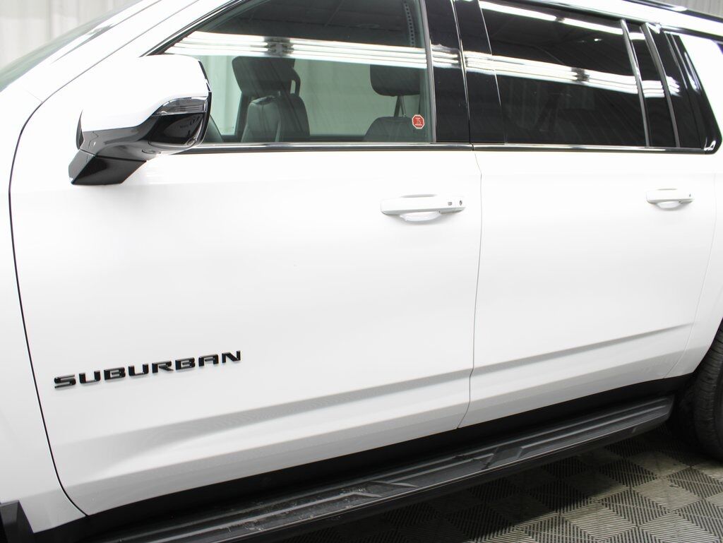 2022 Chevrolet Suburban RST 4WD 7 Passenger Fond du Lac WI