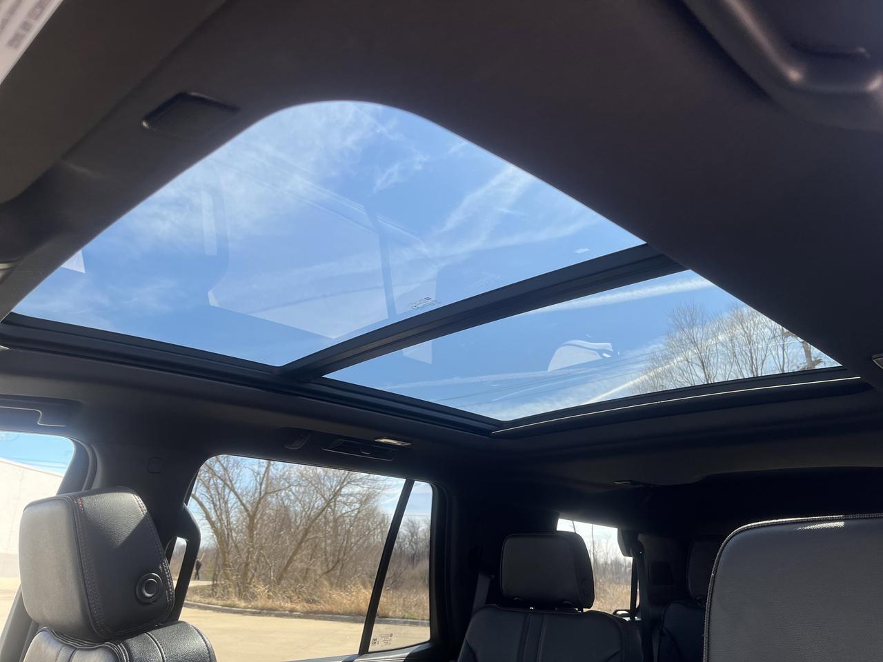 2022 Chevrolet Tahoe RST 4WD LuxuryPkg w/Sunroof 2ndRowBuckets HtdMemLthr HD-SurroundVision Saukville WI