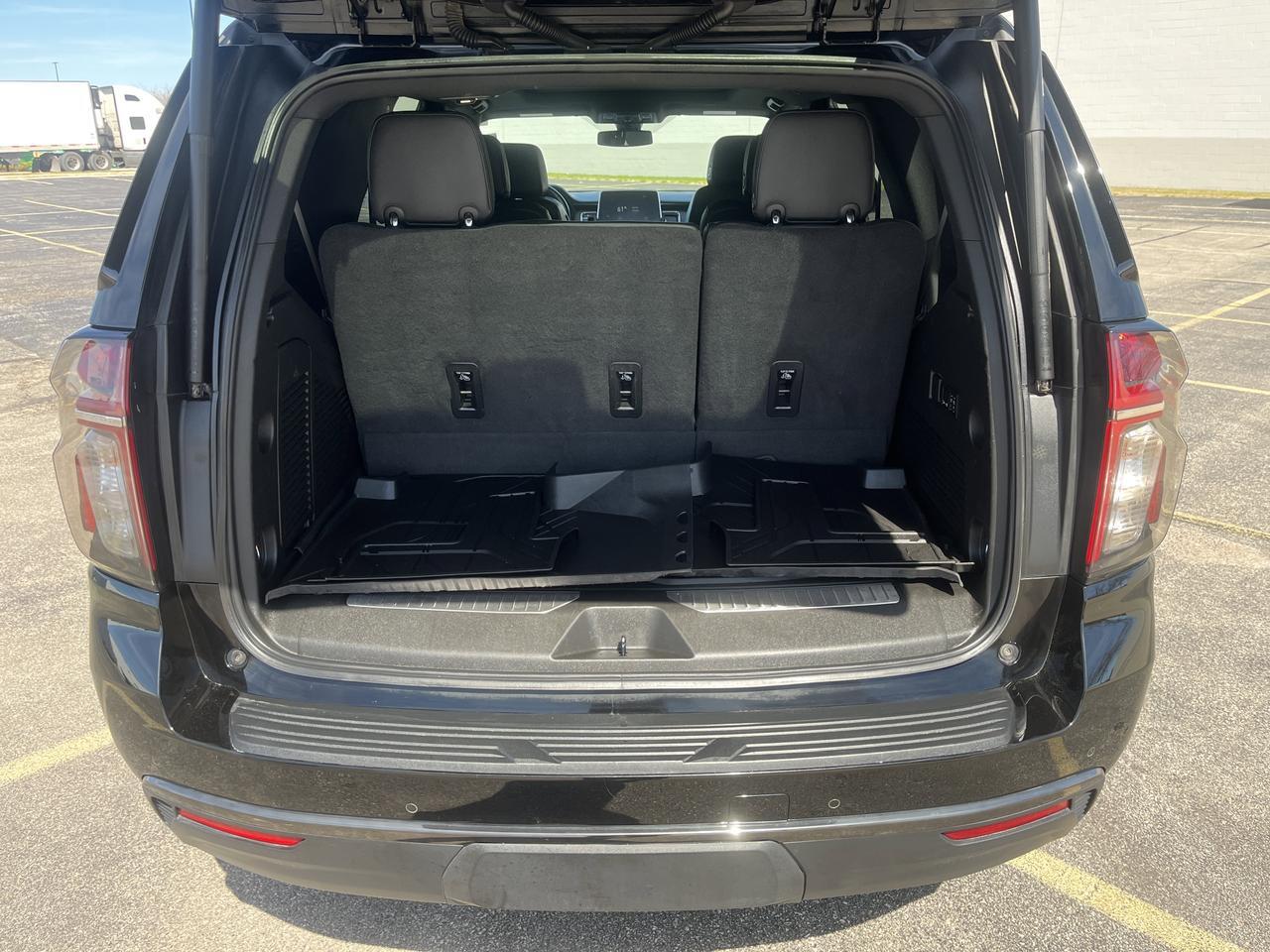 2022 Chevrolet Tahoe RST 4WD LuxuryPkg w/Sunroof 2ndRowBuckets HtdMemLthr HD-SurroundVision Saukville WI