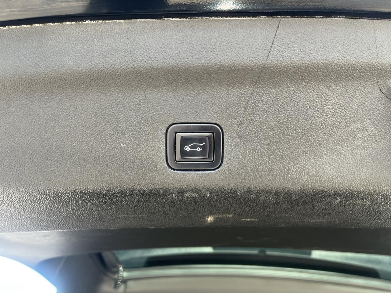 2022 Chevrolet Tahoe RST 4WD LuxuryPkg w/Sunroof 2ndRowBuckets HtdMemLthr HD-SurroundVision Saukville WI