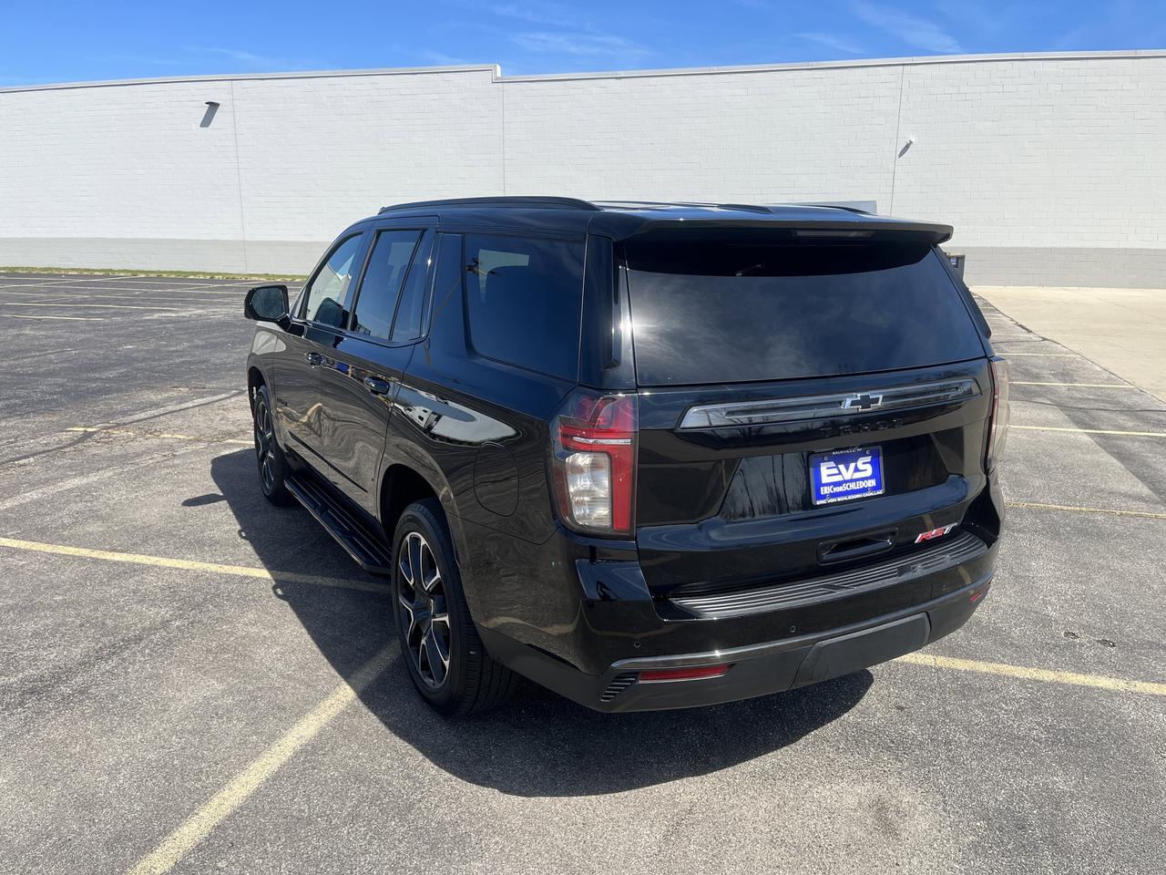 2022 Chevrolet Tahoe RST 4WD LuxuryPkg w/Sunroof 2ndRowBuckets HtdMemLthr HD-SurroundVision Saukville WI