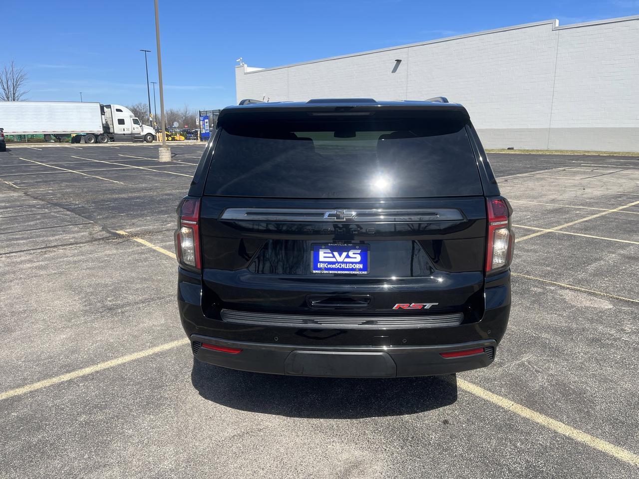 2022 Chevrolet Tahoe RST 4WD LuxuryPkg w/Sunroof 2ndRowBuckets HtdMemLthr HD-SurroundVision Saukville WI