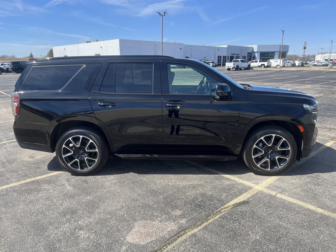 2022 Chevrolet Tahoe RST 4WD LuxuryPkg w/Sunroof 2ndRowBuckets HtdMemLthr HD-SurroundVision Saukville WI