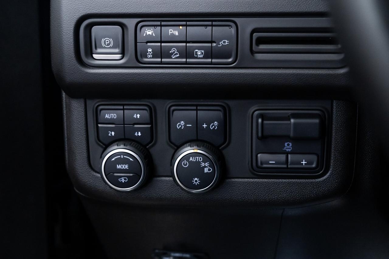 2022 Chevrolet Tahoe Z71 6.2L 7 Passenger Off-Road Performance Package Rear Ente Portland OR