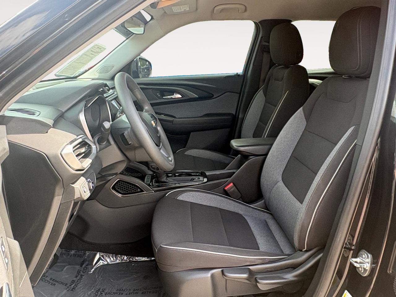 2022 Chevrolet Trailblazer LS, REMOTE START, KEYLESS ENTRY, AUTO START/STOP, BLIND SPOT ALERT, FORWARD COLLISION WARNING, LANE DEPARTURE ASSIST, BACKUP CAMERA, PARKING SENSORS, APPLE CARPLAY/ANDROID AUTO, CLEAN CARFAX, BLAZE THE ROAD! Virginia Beach VA