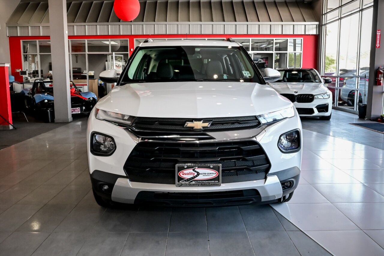 2022 Chevrolet Trailblazer LT photo 2
