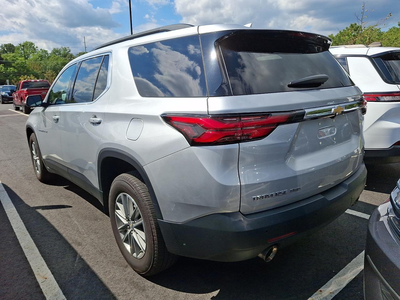 2022 Chevrolet Traverse AWD LT Leather