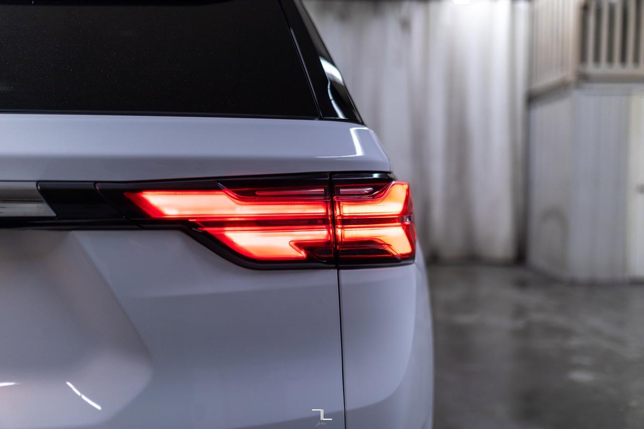 2022 Chevrolet Traverse AWD LT PSeat BCam 3rd Row Red Deer AB