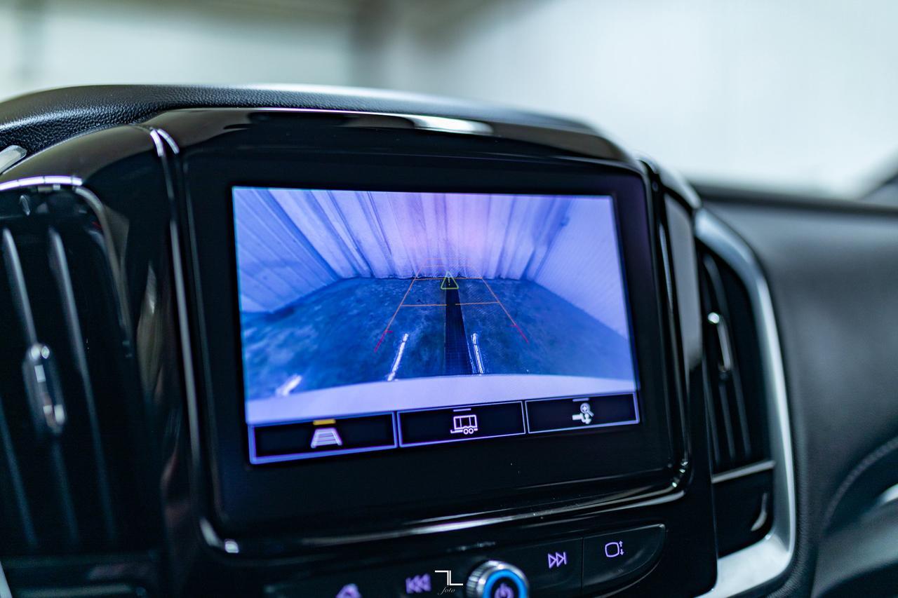 2022 Chevrolet Traverse AWD LT PSeat BCam 3rd Row Red Deer AB