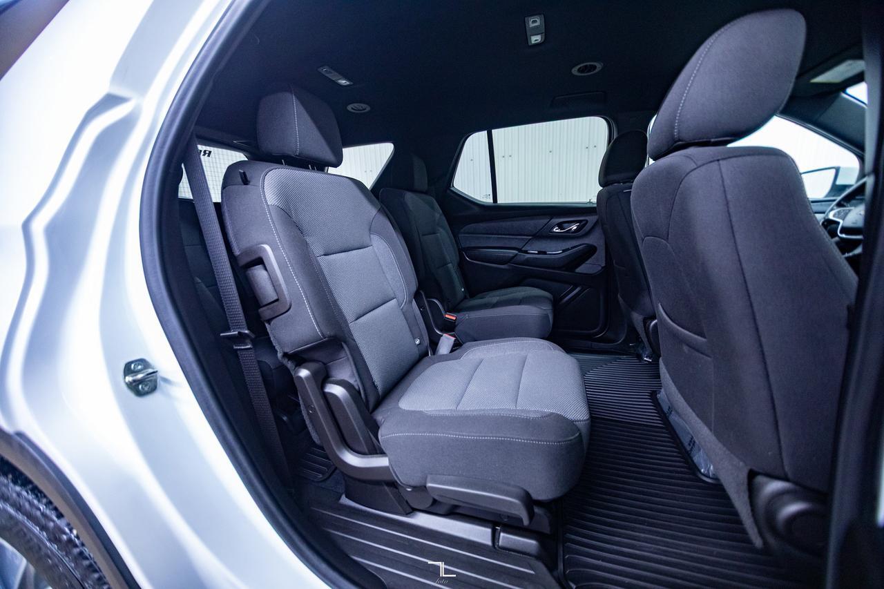 2022 Chevrolet Traverse AWD LT PSeat BCam 3rd Row Red Deer AB