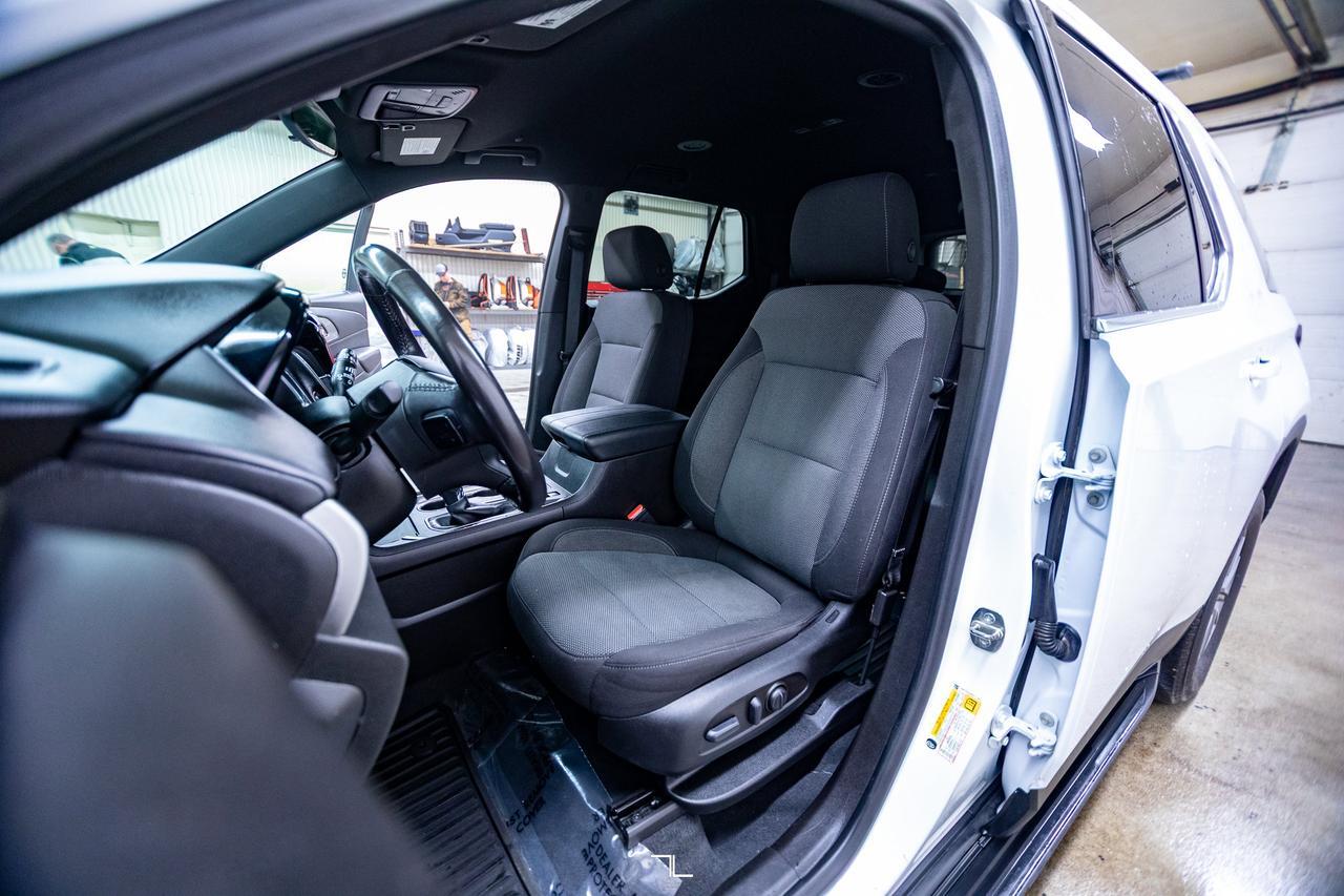 2022 Chevrolet Traverse AWD LT PSeat BCam 3rd Row Red Deer AB