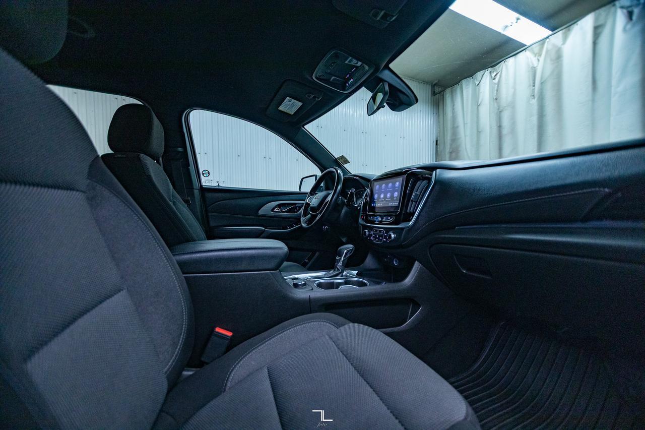 2022 Chevrolet Traverse AWD LT PSeat BCam 3rd Row Red Deer AB