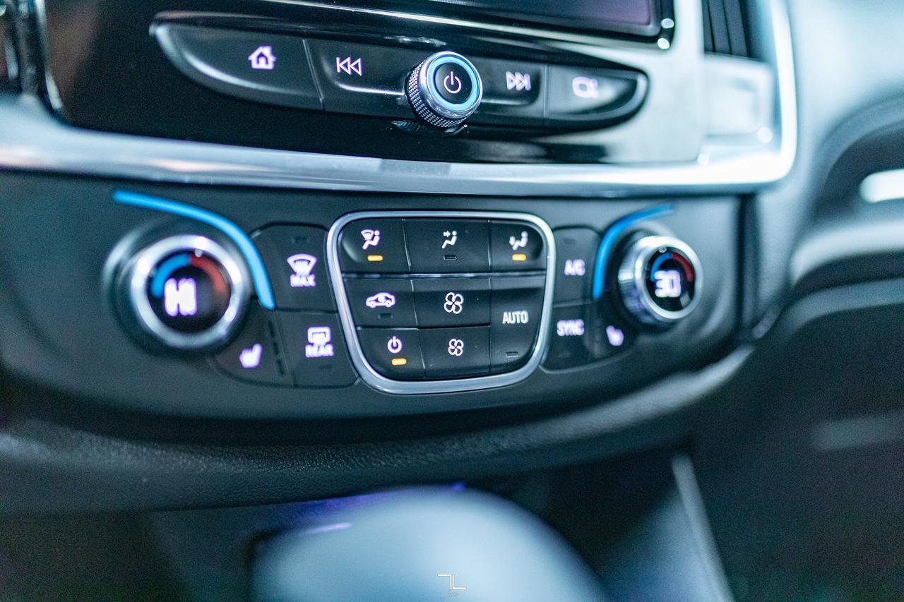 2022 Chevrolet Traverse AWD LT PSeat BCam 3rd Row Red Deer AB