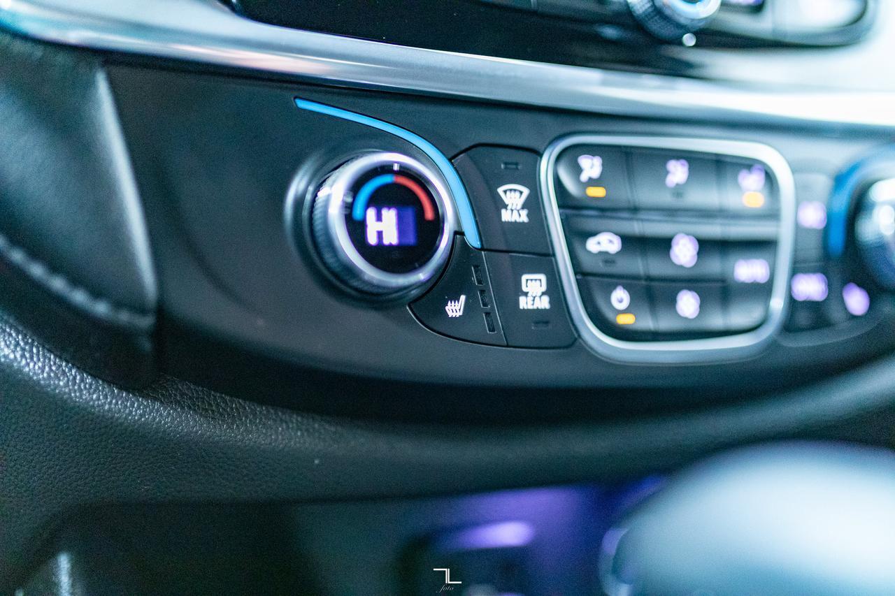 2022 Chevrolet Traverse AWD LT PSeat BCam 3rd Row Red Deer AB