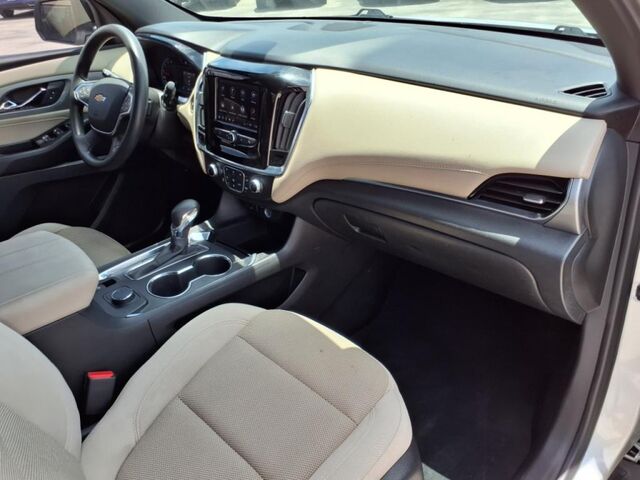 2022 Chevrolet Traverse LS  TX