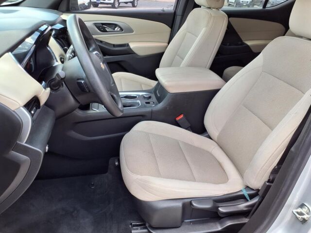 2022 Chevrolet Traverse LS  TX