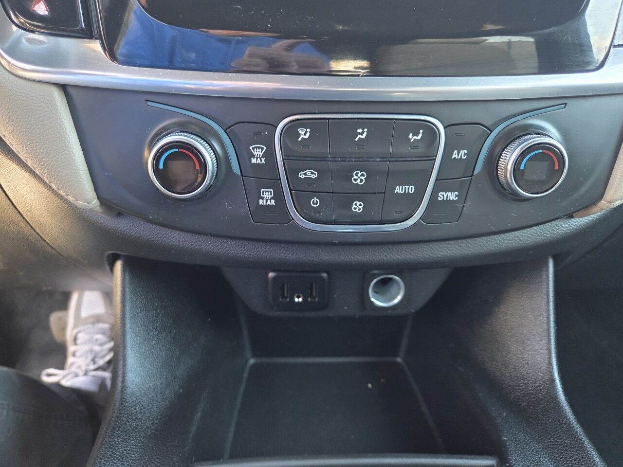 2022 Chevrolet Traverse LS Charlton MA