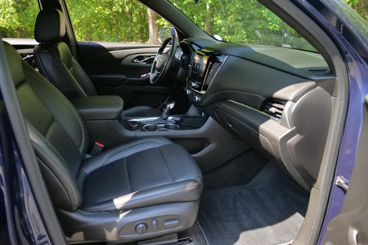 2022 Chevrolet Traverse LT / AWD / Leather / Heated Front Seats High Point NC
