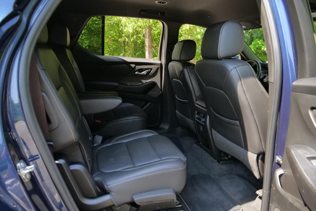 2022 Chevrolet Traverse LT / AWD / Leather / Heated Front Seats High Point NC