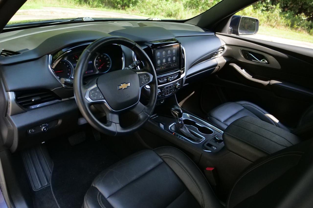 2022 Chevrolet Traverse LT / AWD / Leather / Heated Front Seats High Point NC