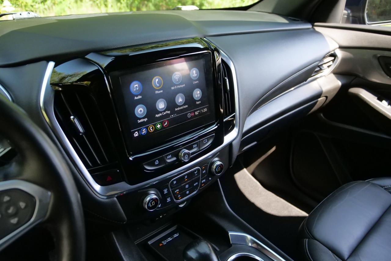 2022 Chevrolet Traverse LT / AWD / Leather / Heated Front Seats High Point NC