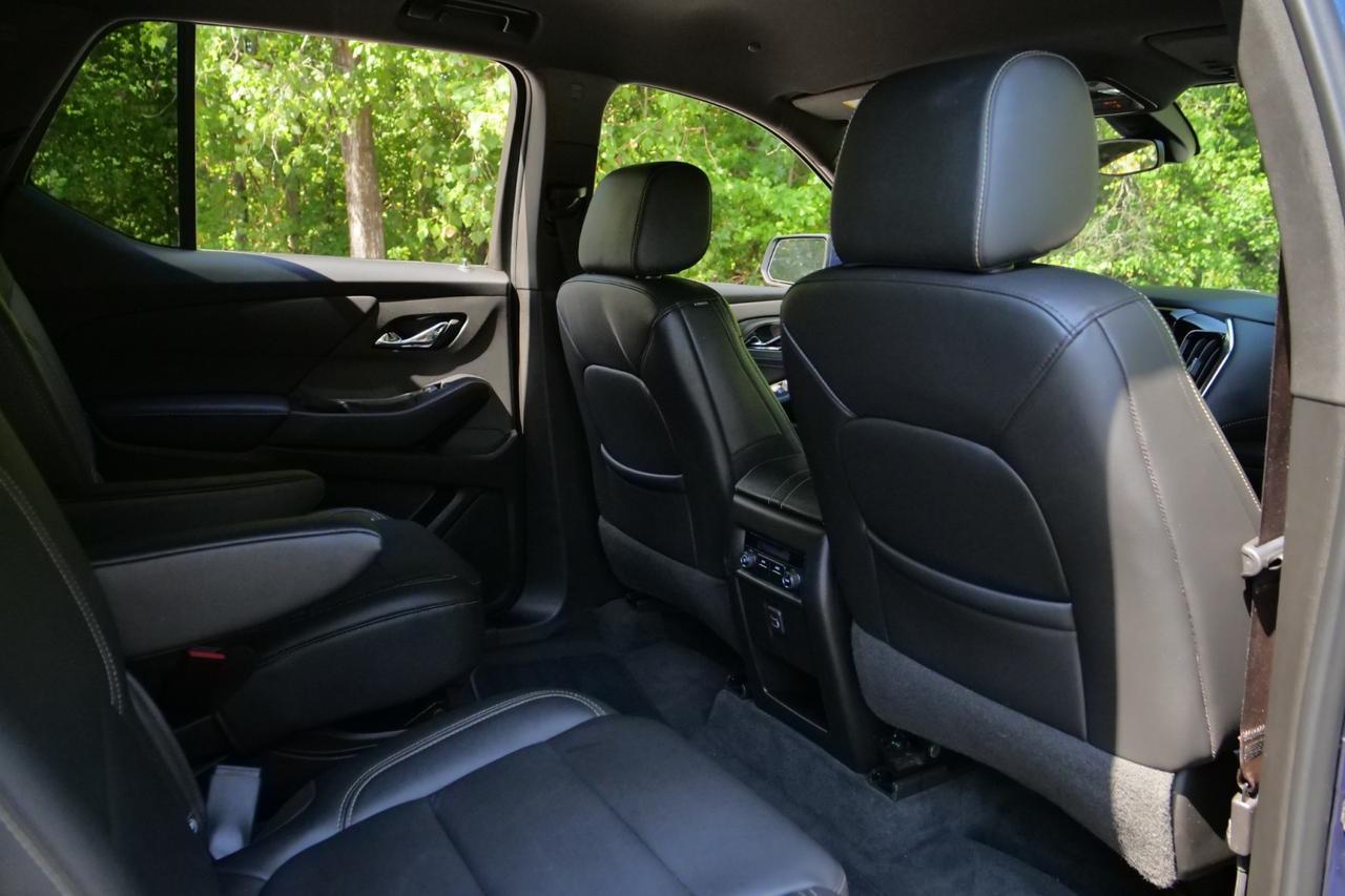 2022 Chevrolet Traverse LT / AWD / Leather / Heated Front Seats High Point NC