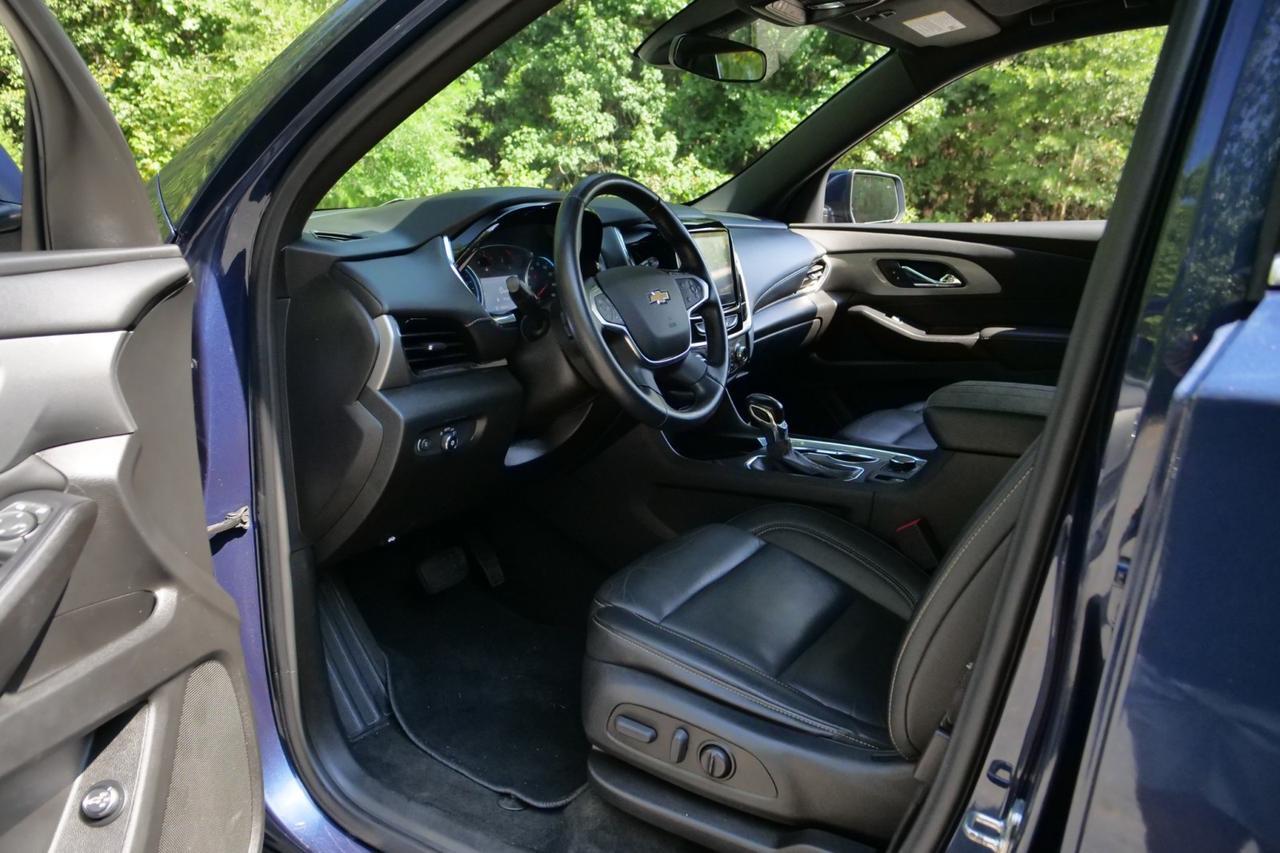 2022 Chevrolet Traverse LT / AWD / Leather / Heated Front Seats High Point NC