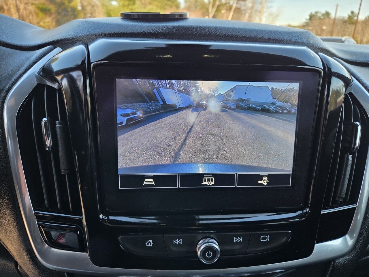 2022 Chevrolet Traverse LT Cloth Charlton MA