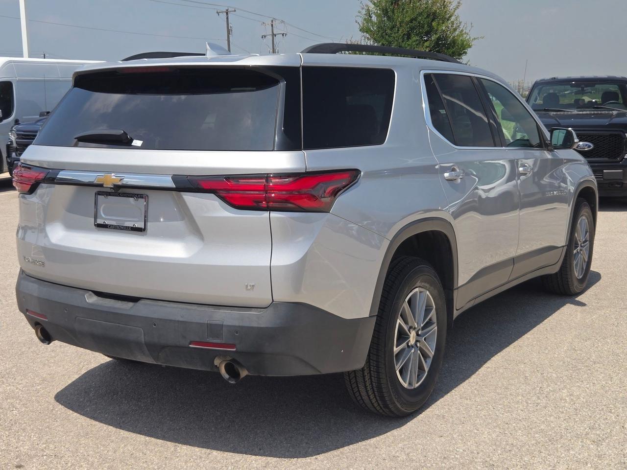 2022 Chevrolet Traverse LT Cloth
