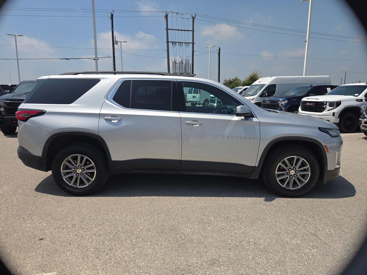 2022 Chevrolet Traverse LT Cloth
