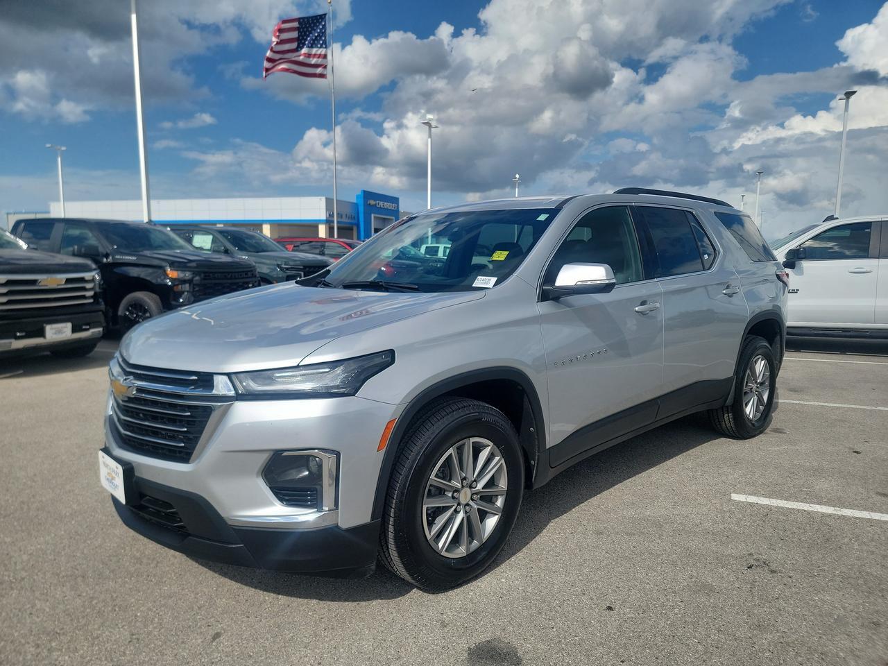 2022 Chevrolet Traverse LT Cloth