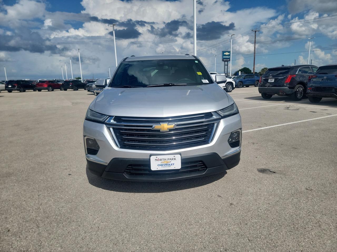 2022 Chevrolet Traverse LT Cloth