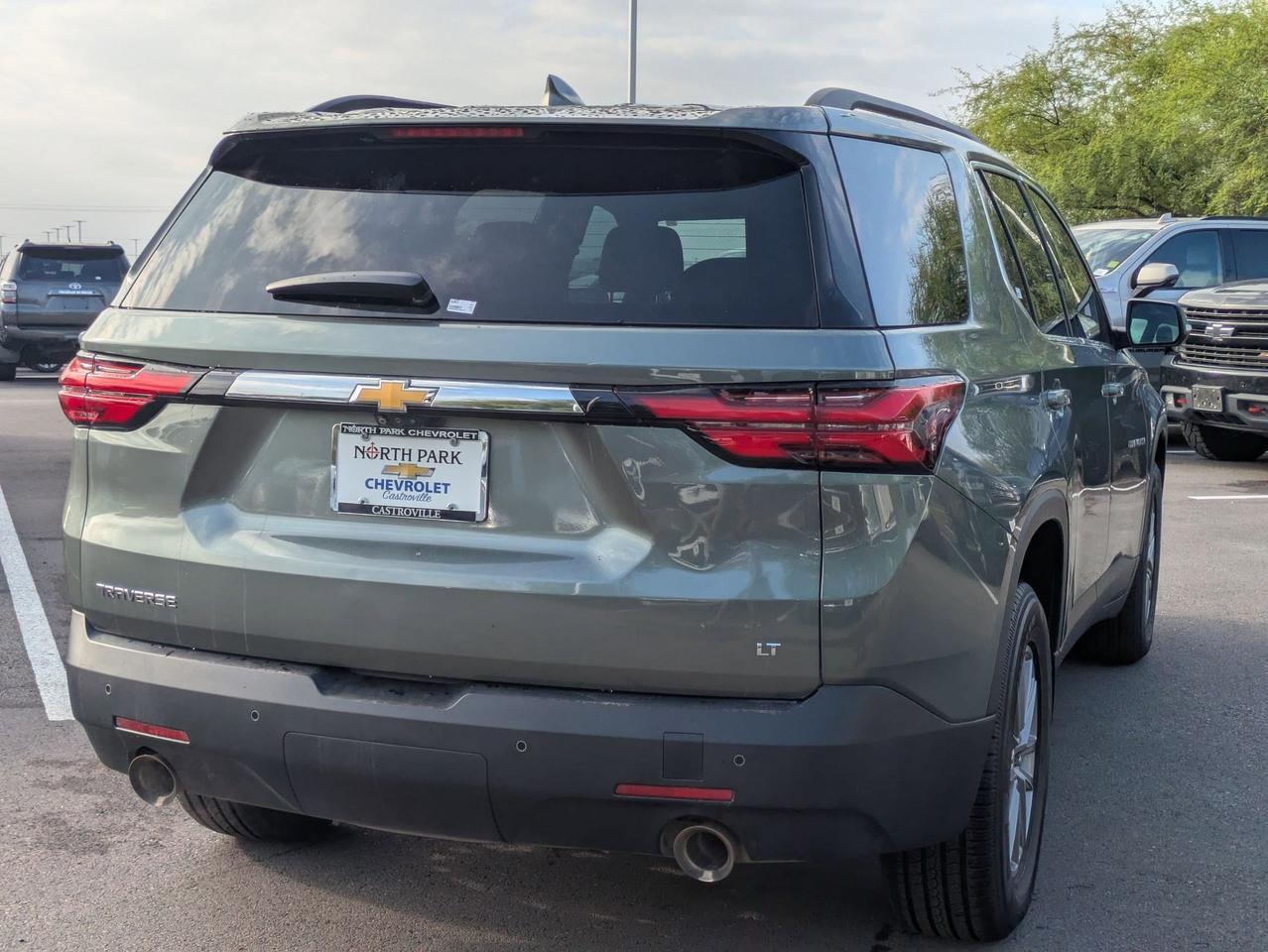 2022 Chevrolet Traverse LT Cloth