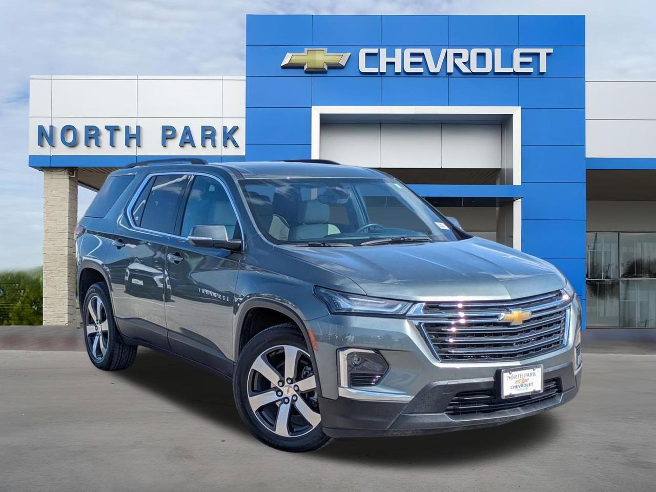 2022 Chevrolet Traverse LT Leather