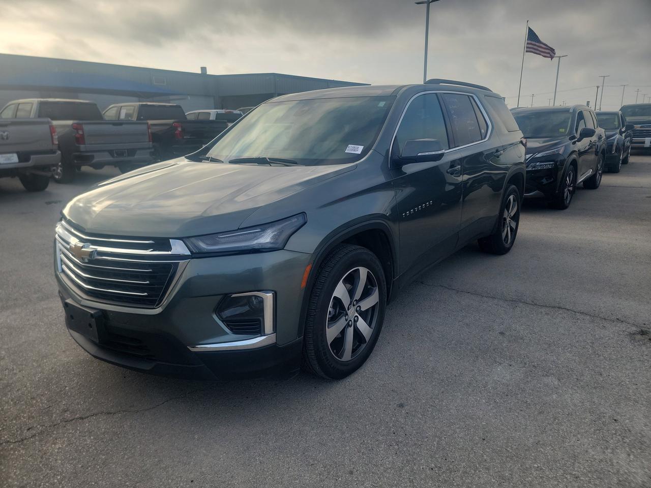 2022 Chevrolet Traverse LT Leather
