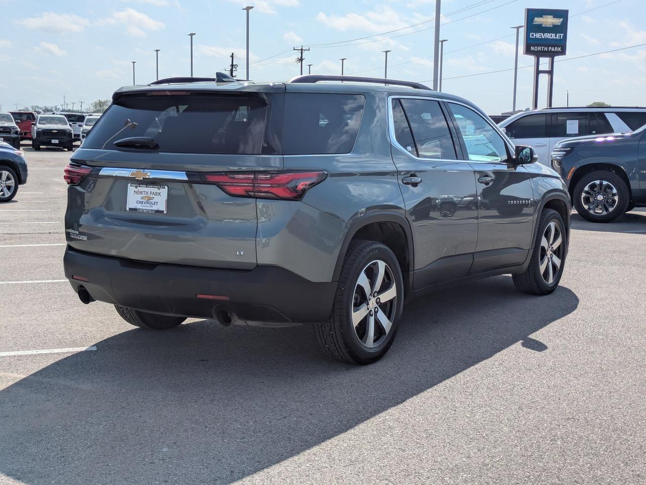 2022 Chevrolet Traverse LT Leather