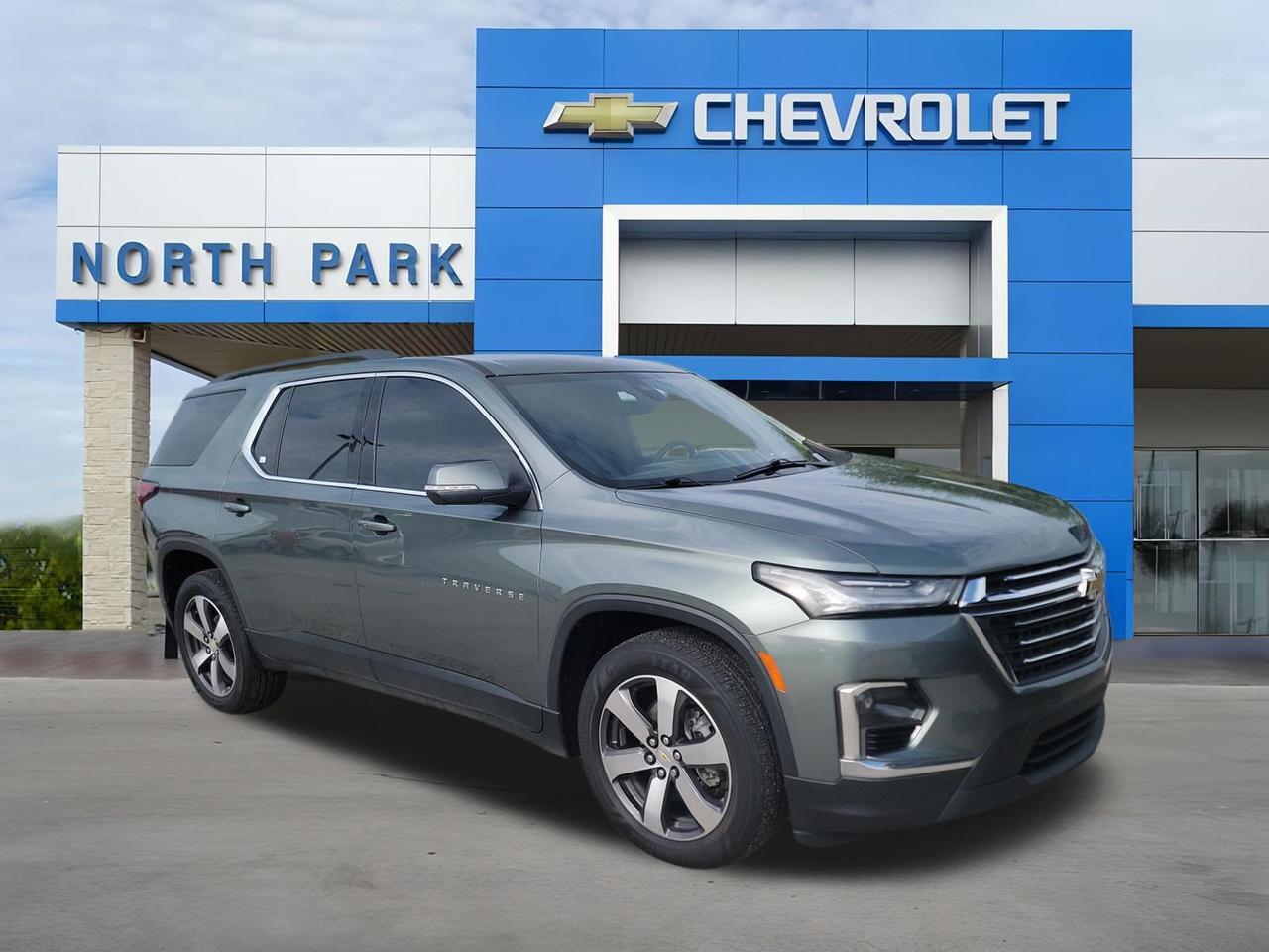 2022 Chevrolet Traverse LT Leather