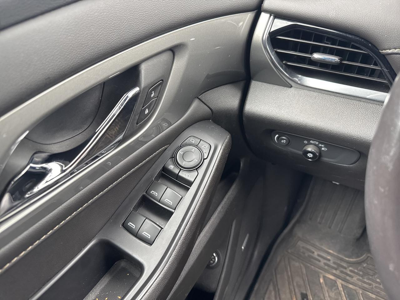 2022 Chevrolet Traverse LT Leather Warrenton VA