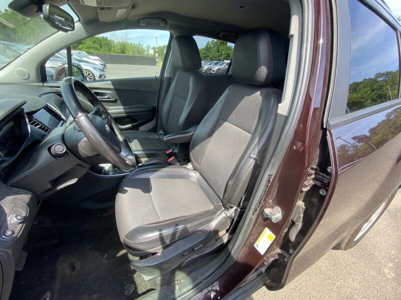 2022 Chevrolet Trax LT Bristol  PA