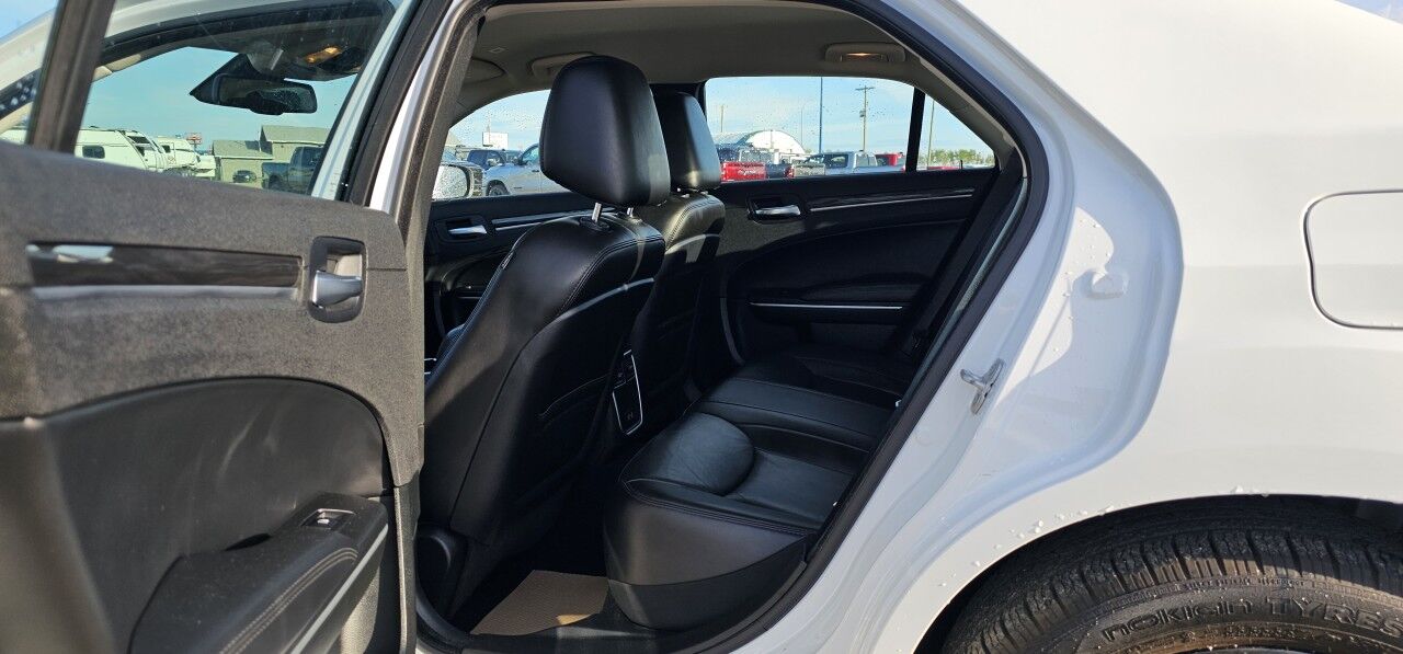 2022 Chrysler 300 300 Touring L High Level AB