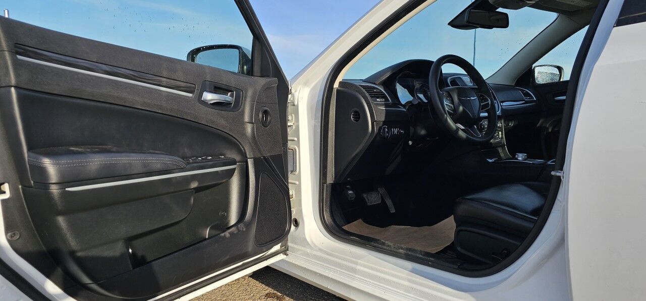 2022 Chrysler 300 300 Touring L High Level AB
